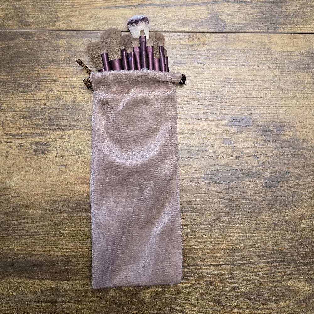 New 13 Piece Purple Makeup Brush Set with Pouch